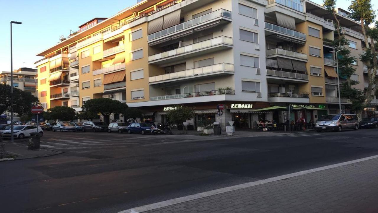 From Ostia Beach To Rome & Airport In A Heartbeat! 외부 사진